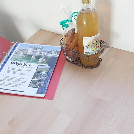 Les Loges De Véro - Duplex - Entièrement Climatisé - Rénové En 2024 - Classé 3 étoiles - Parking Privé - Garage Vélos Et Motos - 1 Et 1 Canapé Convertible - à 5 Min Du Centre De Verdun - Boulangerie Et Petite Restauration à Proximité Appartamento Thierville-sur-Meuse
