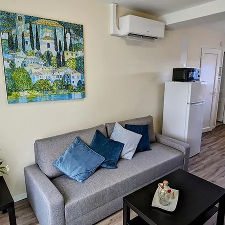 Appartamento Les Loges De Véro - Duplex - Entièrement Climatisé - Rénové En 2024 - Classé 3 étoiles - Parking Privé - Garage Vélos Et Motos - 1 Et 1 Canapé Convertible - à 5 Min Du Centre De Verdun - Boulangerie Et Petite Restauration à Proximité Thierville-sur-Meuse